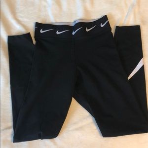 Black Nike leggings